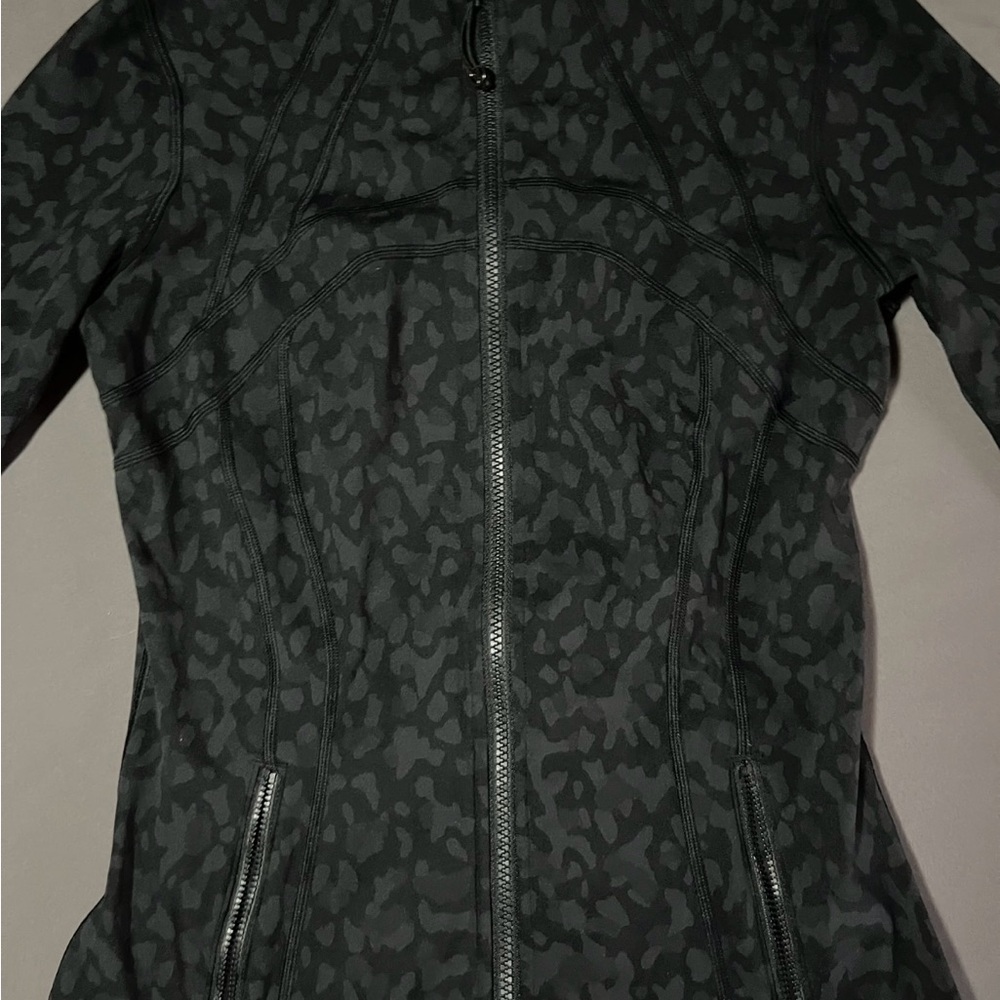 Lululemon leopard print jacket - Picture 3 of 8